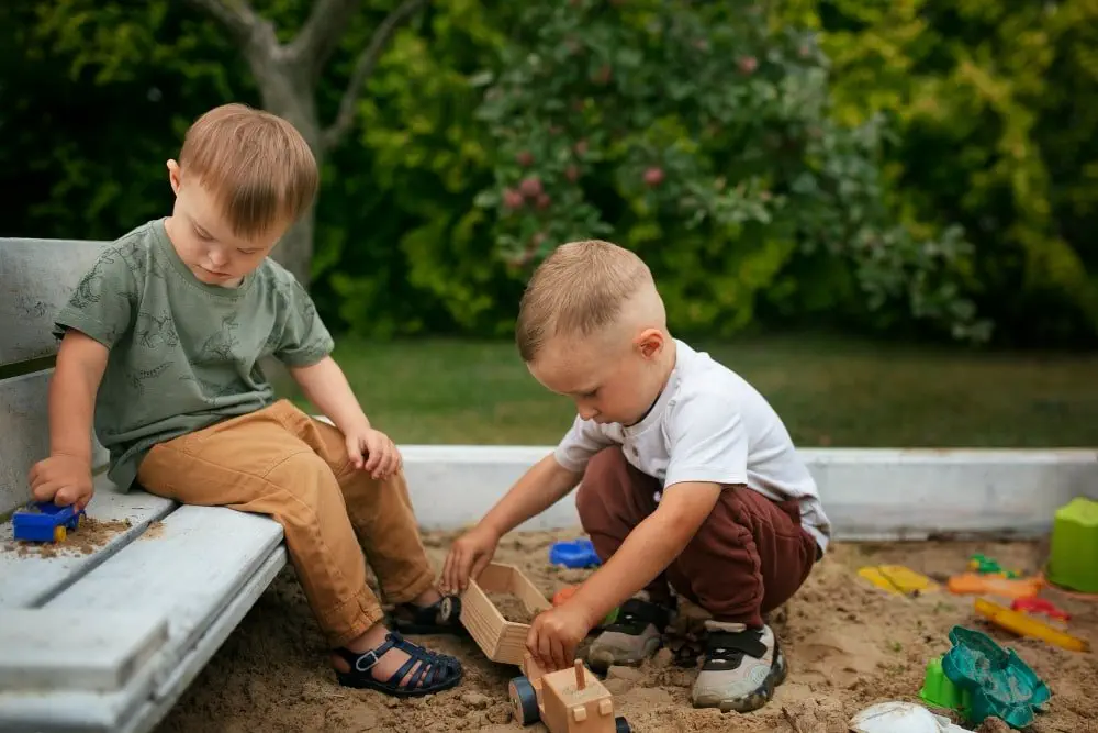 Làm Thế Nào Để Đối Phó Với Những Khó Khăn Khi Nuôi Dạy Trẻ Tự Kỷ