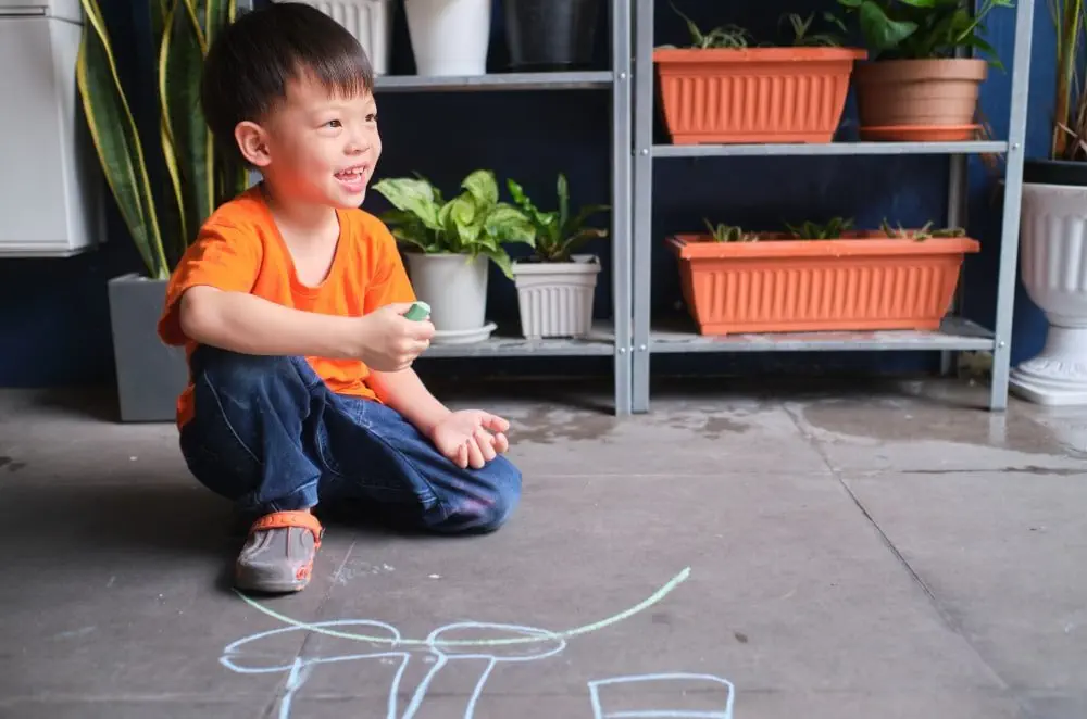 Những Hoạt Động Nghệ Thuật Giúp Trẻ Tự Kỷ Phát Triển Tư Duy Sáng Tạo