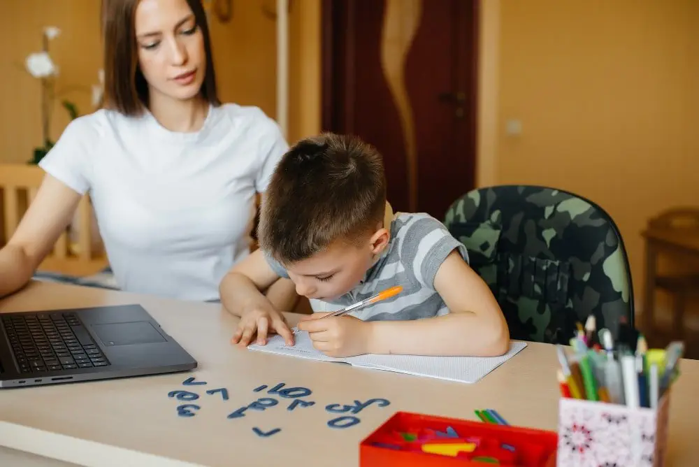 Chia Sẻ Kinh Nghiệm Sử Dụng Các Ứng Dụng Công Nghệ Hỗ Trợ Trẻ Tự Kỷ