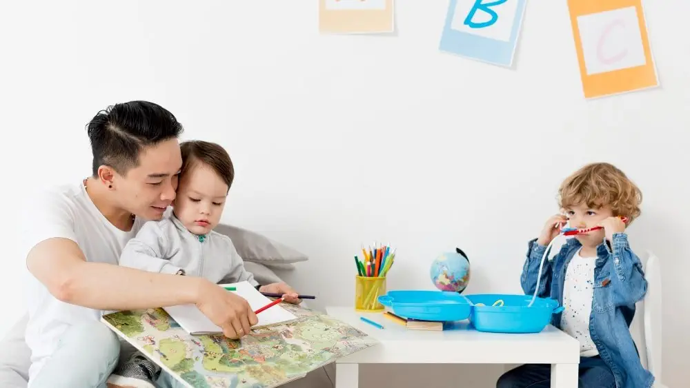 Những Thách Thức Khi Nuôi Dạy Con Trai Tự Kỷ Và Cách Giải Quyết