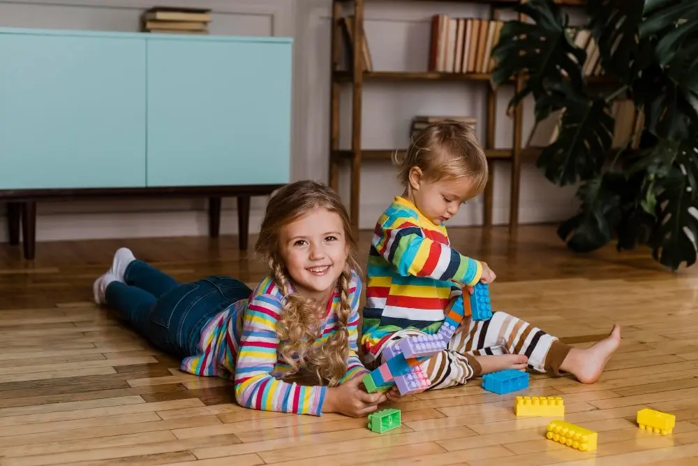 Làm Thế Nào Để Đối Phó Với Những Khó Khăn Khi Nuôi Dạy Trẻ Tự Kỷ