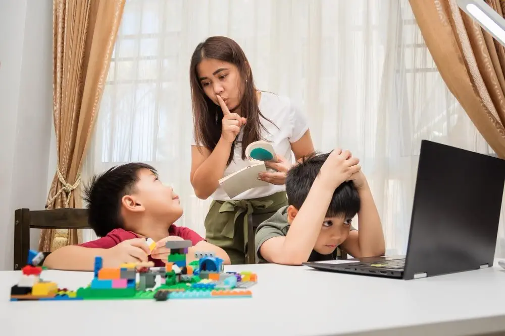 Cách Thức Hợp Tác Với Chuyên Gia Để Hỗ Trợ Trẻ Tự Kỷ