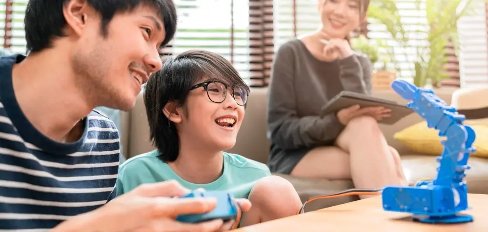Cách Cha Mẹ Có Thể Hỗ Trợ Con Tự Kỷ Trong Công Việc