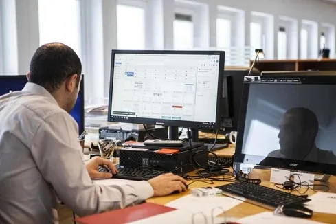 Câu Chuyện Thành Công: Từ Trẻ Tự Kỷ Đến Nhà Khoa Học